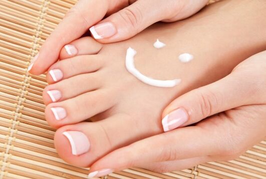 Healthy toenails after applying an effective anti-fungal polish