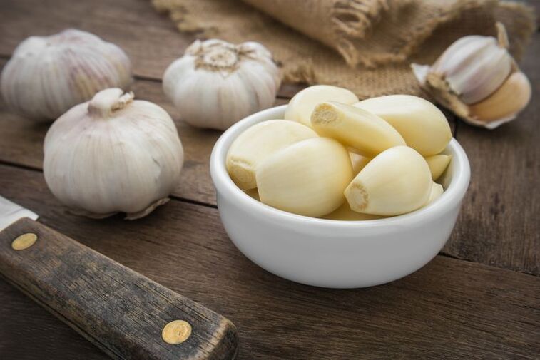 Garlic is effective in treating fungus